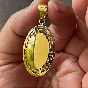 Greek Key Details Oval Yellow Gold Tone Fashion Lightweight Pendant